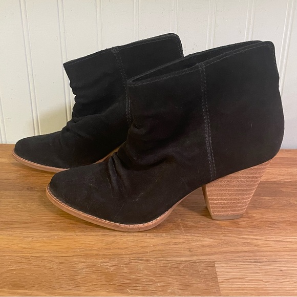 Splendid Suede “Rodeo” Booties (6M) - Picture 3 of 9